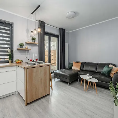 Apartment 2-bedroom With Balcony *