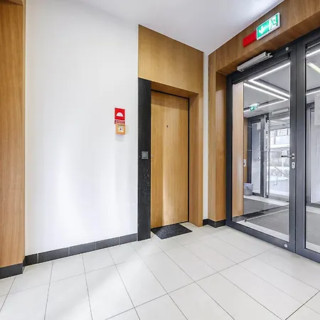 2-bedroom With Balcony Apartment Warsaw