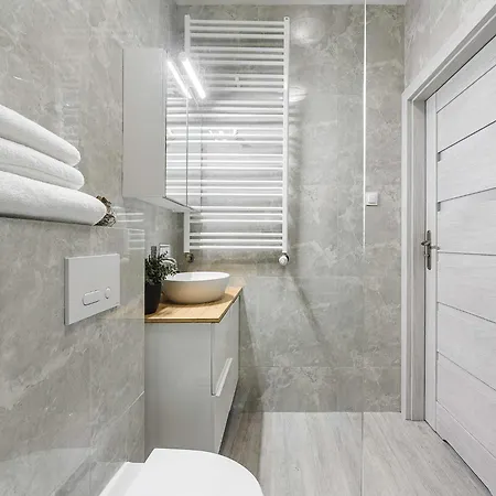 2-bedroom With Balcony Apartment *